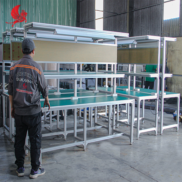 Sukavina chuyên gia công bàn thao tác theo yêu cầu